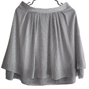 𝅺karl Lagerfeld Paris Skirt size 4